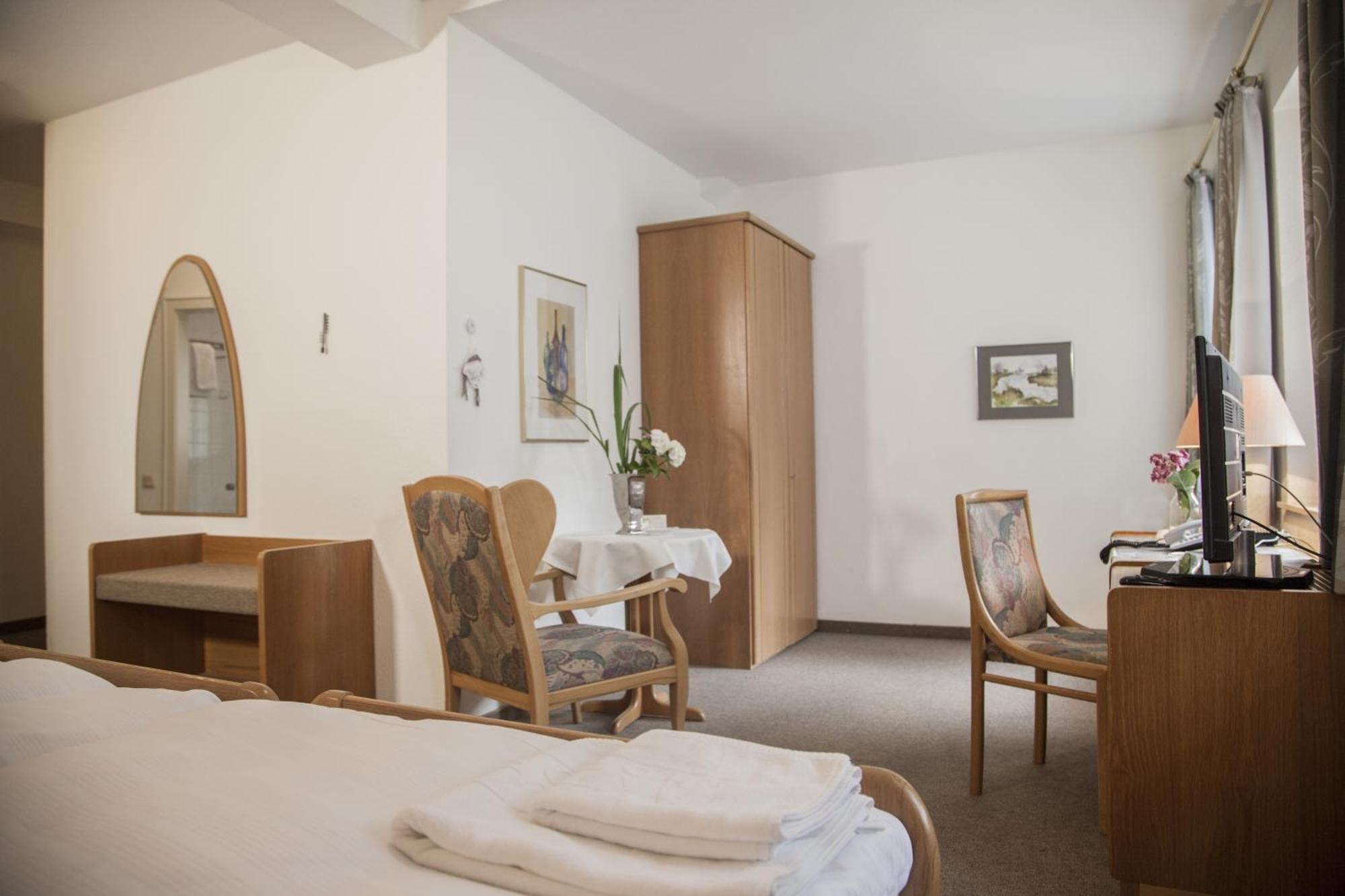 Akzent Hotel Gut Höing Unna Buitenkant foto